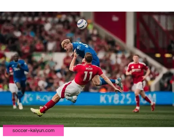 杜库雷在英超赛季中的表现亮眼，助力球队稳步提升争冠竞争力。