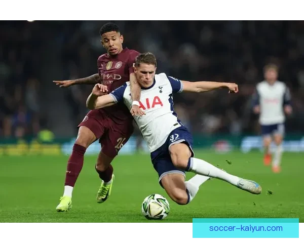 戴维斯本赛季表现稳健，足球影响力持续提升